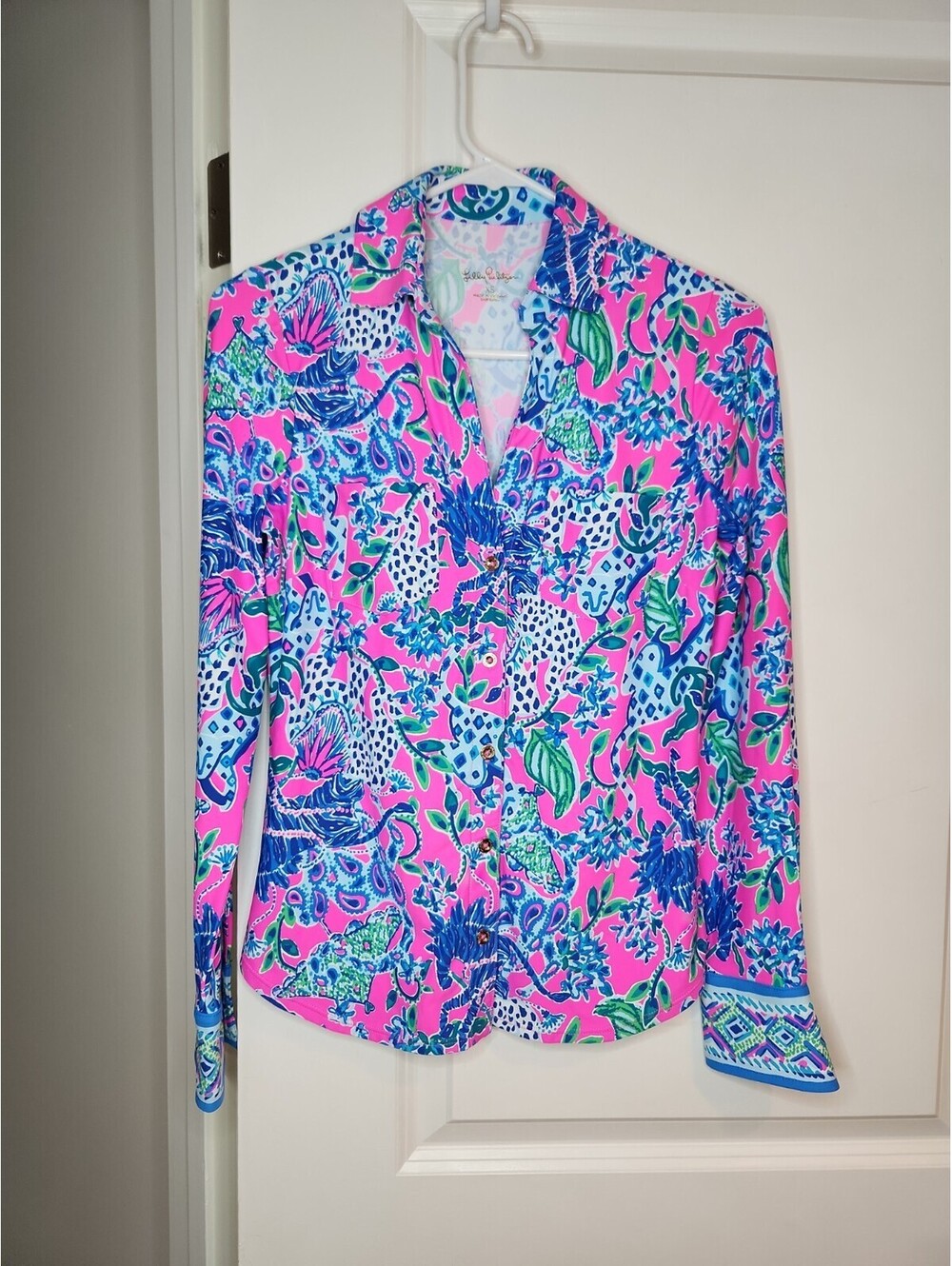 NWOT Lilly Pulitzer UPF 50+ Marlena Button Top Womens XS Jungle Party Pnk Blu
